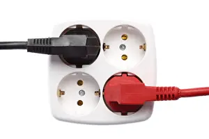 Energy Consumption Cost Drucke: Safety plugs, two poles, four plug socket