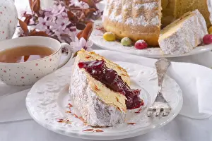 Eastern European Desserts Drucke: Saffron Easter Babka