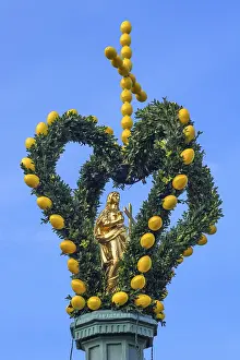 Easter Decorations Drucke: Saint figure with Easter decorations
