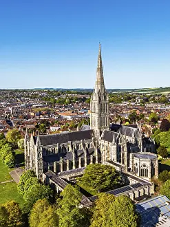 Historic City Centre United Kingdom Drucke: Salisbury Cathedral from a drone
