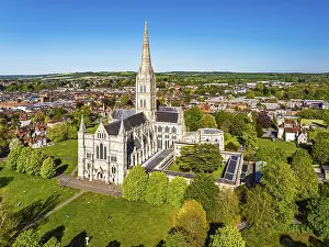 Salisbury Cathedral Aerial View Drucke: Salisbury Cathedral from a drone