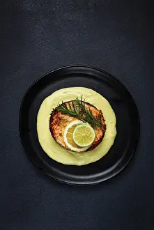 Lemon And Lime Recipes Drucke: Salmon steak, fried, mashed potatoes