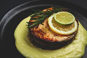 Homemade Dinner Recipes Drucke: Salmon steak, fried, mashed potatoes