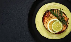 Fried Salmon Drucke: Salmon steak, fried, mashed potatoes