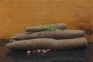 Deserted Vegetable Garden Drucke: Salsify roots and pepper corns