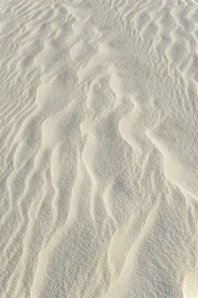 Coastal Texture Images Drucke: Sand drifts, wave structures in light sand