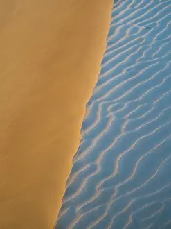 Evening Desert Atmosphere Drucke: Sand dunes, evening light, patterns