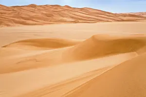 Desert Beauty In Nature Drucke: Sand dunes in the Libyan Desert