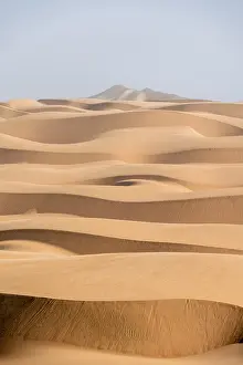 Deserted Namibia Scenery Drucke: Sand dunes with wave patterns, dune sea
