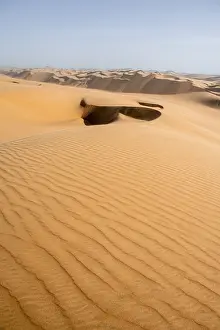 Wavy Sand Dunes Drucke: Sand dunes with wave patterns, Dune Sea