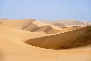 Dry Desert Region Scenery Drucke: Sand dunes with wave patterns, dune sea