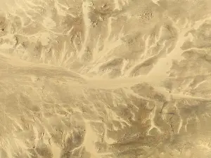 Windy Desert Landscape Drucke: Sand patterns caused by continuous wind