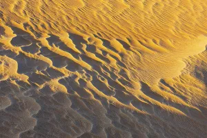 Arabian Peninsula Desert Drucke: Sand structure formed by the wind