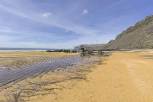 Northern Europe Beach Scene Drucke: Sand structure with ripple at low tide