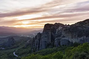 Southeastern Europe Scenery Drucke: Sandstone formations at sunset