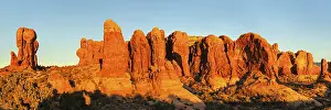 Sunset In The Desert Drucke: Sandstone formations at sunset