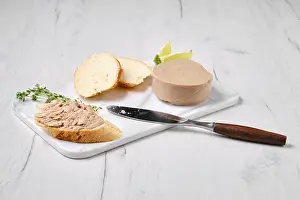 Healthy Seafood Option Drucke: Sandwich with cod liver