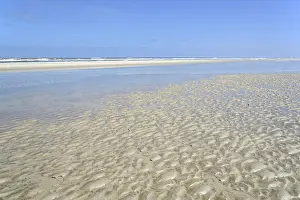 East Frisian Islands Drucke: Sandy beach beach at low tide with wave-like pattern