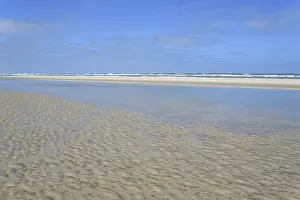 East Frisian Islands Drucke: Sandy beach beach at low tide with wave-like pattern