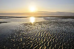 Sandy Ocean Beach Europe Drucke: Sandy beach beach with ripple pattern