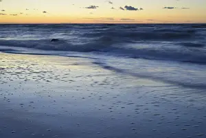Northern Germany Coastal Scenery Drucke: Sandy beach in the evening light