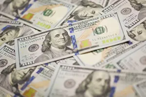 One Hundred Dollar Note Drucke: Several scattered layer of the newly designed U