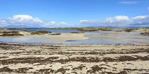 Scottish Coast Drucke: Scottish coast with beach in spring