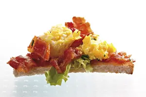 Still Life Images Drucke: Scrambled eggs and breakfast bacon