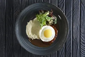 Mashed Potato Meal Drucke: Scrambled eggs with cutlet and mashed potato