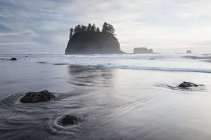 Gerahmter Druck : Felsformation am Second Beach im Olympic National Park. Gerahmter Druck : Felsformation am Second Beach im Olympic National Park.