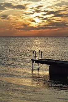 Evening Light On The Sea Drucke: Seaside jetty, bathing spot, sunset
