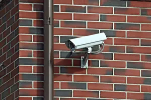 CCTV Camera Installation Drucke: Security camera on the wall of the House
