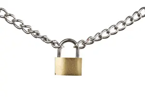 Studio Shot Safety Drucke: Security concept, padlock on chain isolated on white background