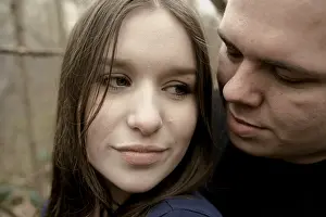 Intimate Moment Drucke: Seductive boyfriend approaching girlfriend