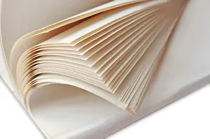 Empty Bookshelf Drucke: Semi-open General notebook, open notebook with white sheets