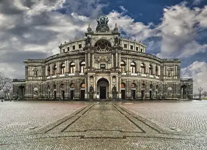 Neo Renaissance Architecture Drucke: Semper Opera from outside in Dresden