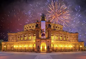 Semperoper Opera House Drucke: Semperoper opera, with banners