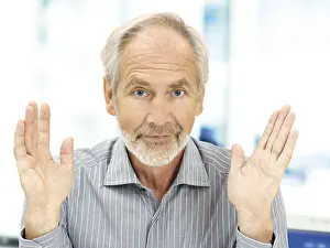Caucasian Male Portrait Drucke: Senior, expression of helplessness