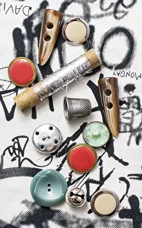 Embroidery Supplies Drucke: Set of accessories for sewing threads and buttons