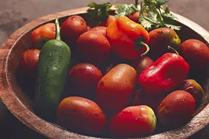 Colorful Salad Ingredients Drucke: Set, cherry tomatoes, with colored peppers