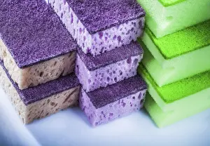 Cleaning Supplies Drucke: Set of kitchen sponges on white background