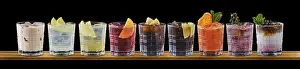 Refreshing Summer Cocktails Drucke: Set of multicolored summer refreshing soft drinks on black background