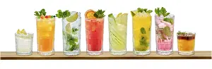 Refreshing Summer Drinks Drucke: Set of multicolored summer refreshing soft drinks on white background