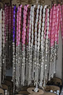 Assorted Prayer Beads Drucke: Set of praying beads of various colors