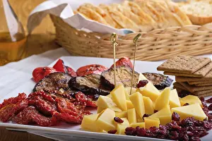 Restaurant Menu Ideas Drucke: Set of various appetizers for wine
