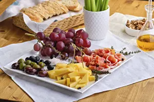Cheese Platter Drucke: Set of various appetizers for wine