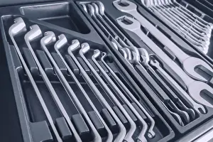 Workshop Equipment Drucke: Set of Wrenches inside Toolbox, Keys and Spanners