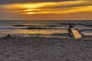 Baltic Sea Coast Drucke: The setting sun at the beach in Ahrenshoop