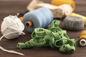 Sewing Accessories Drucke: Sewing accessories: scissors, thread