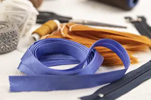 Handicraft Industry Equipment Drucke: Sewing accessories: scissors, thread